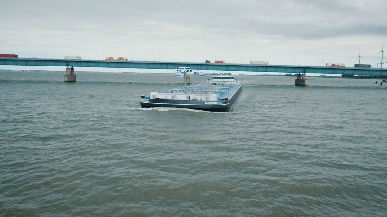Video van de proefvaart van binnenvaartschip Aquanautic